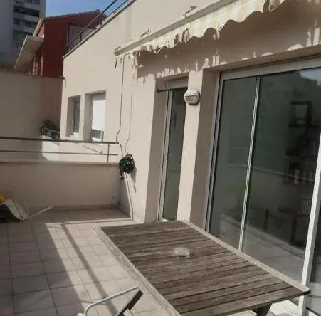 Appartement T3 avec terrasse et garage à Marseille – Vente aux enchères