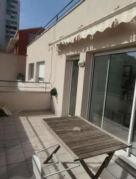 Appartement T3 avec terrasse et garage à Marseille – Vente aux enchères 