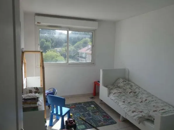 Appartement T3 avec terrasse et garage à Marseille – Vente aux enchères 