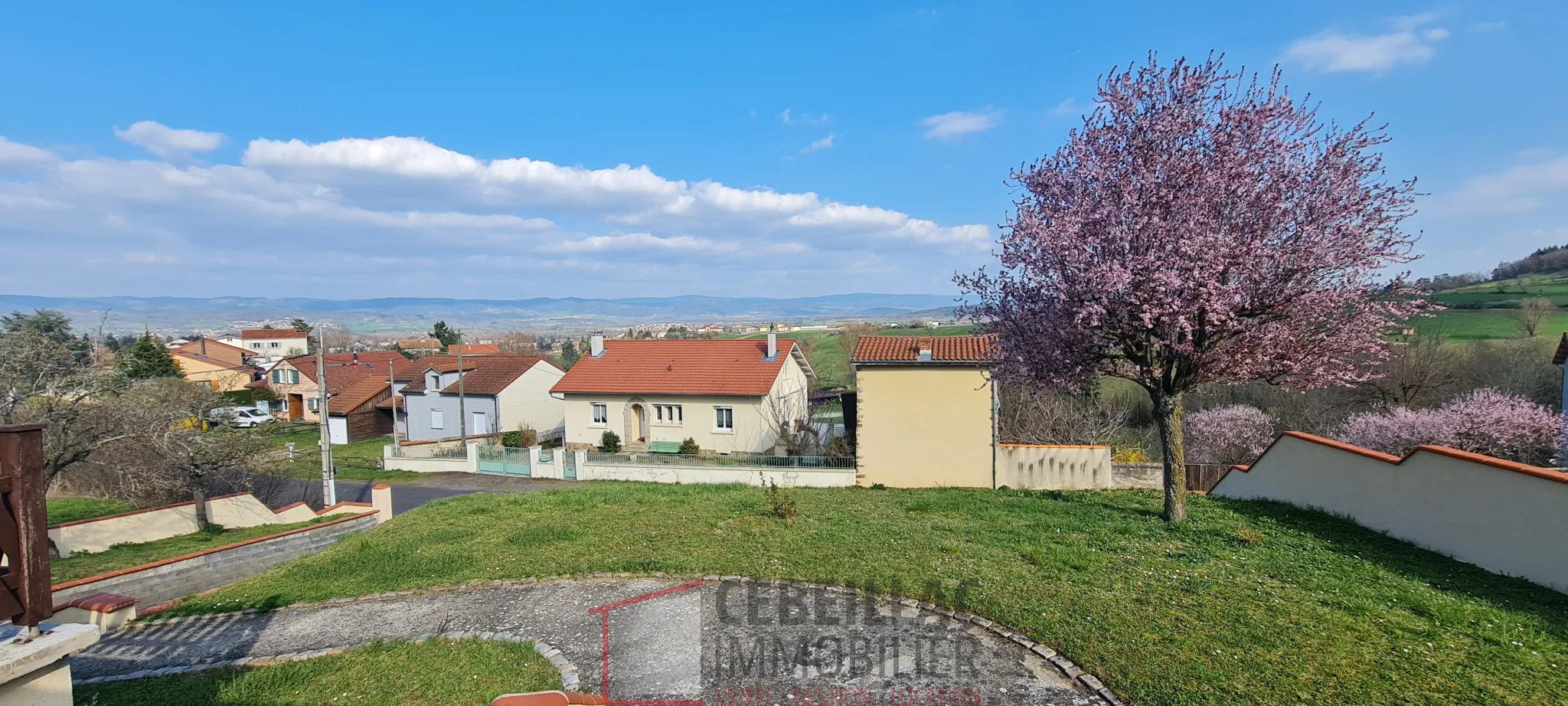 Maison 170 m² avec piscine et grand terrain à Brioude 