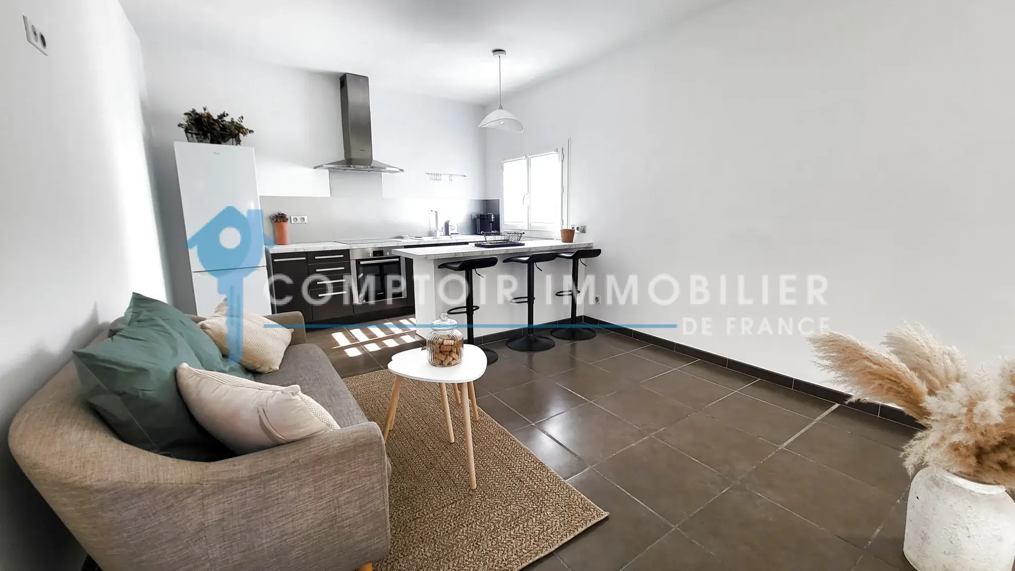Maison de ville rénovée à Nîmes dans le quartier Jean Jaurès – 3 pièces, terrasse 