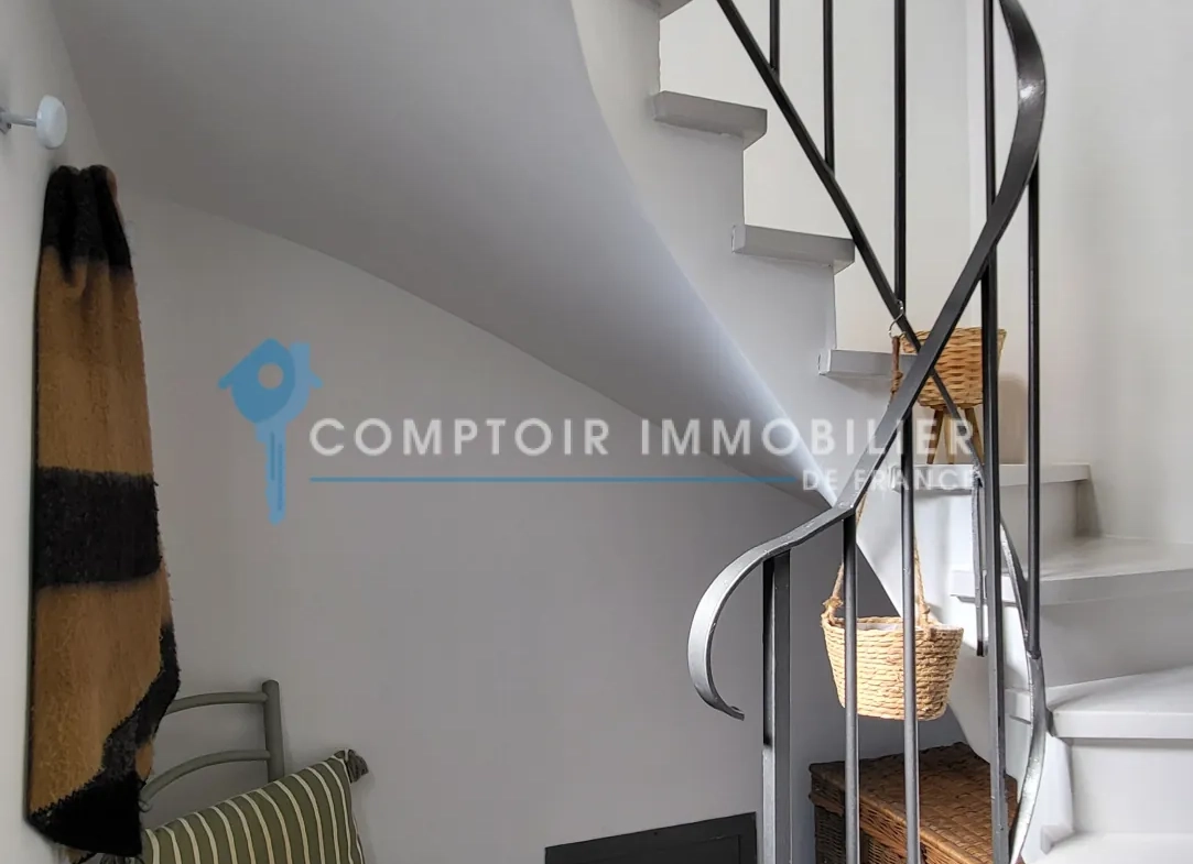 Maison de ville rénovée à Nîmes dans le quartier Jean Jaurès – 3 pièces, terrasse 