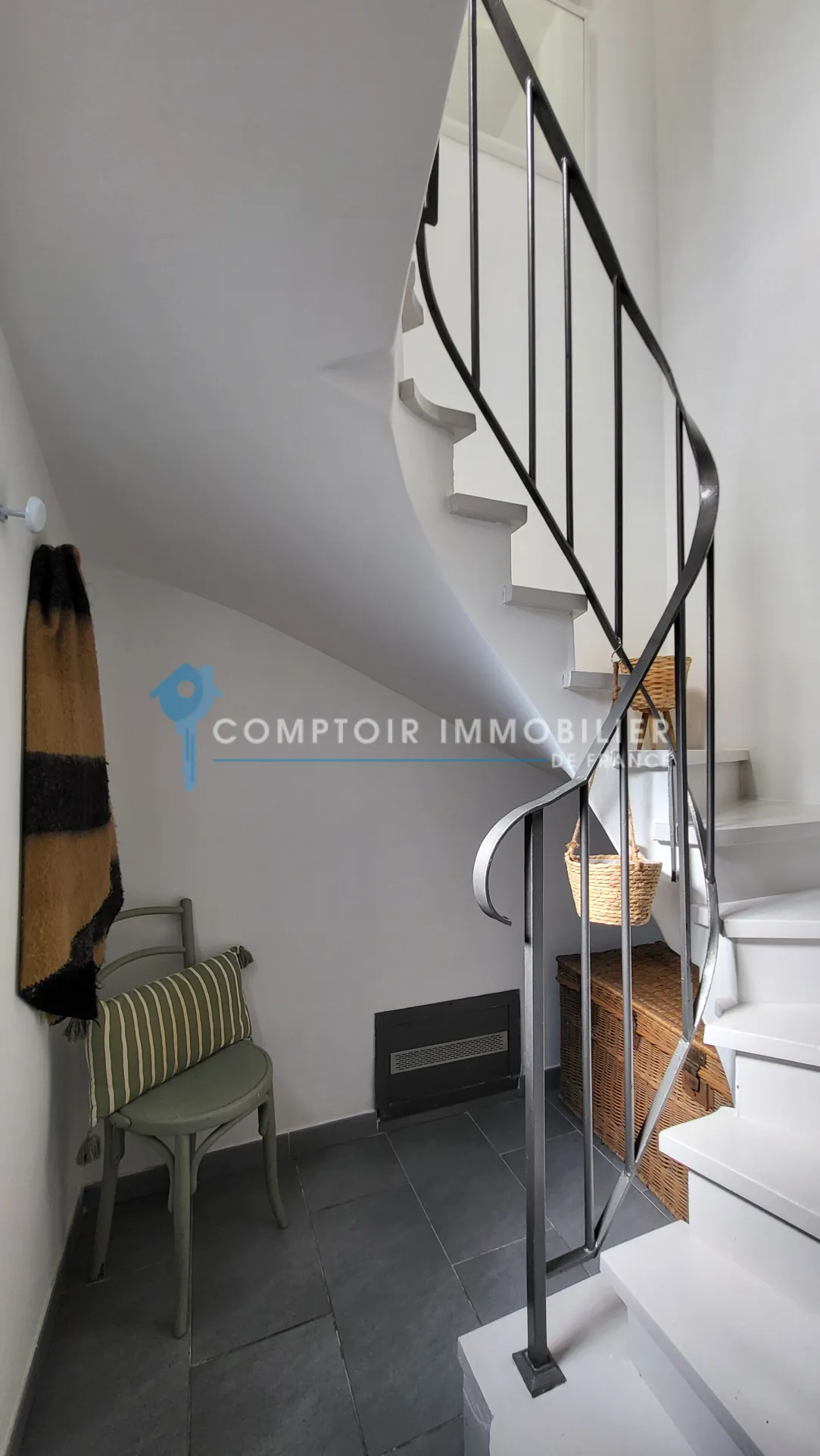 Maison de ville rénovée à Nîmes dans le quartier Jean Jaurès – 3 pièces, terrasse 