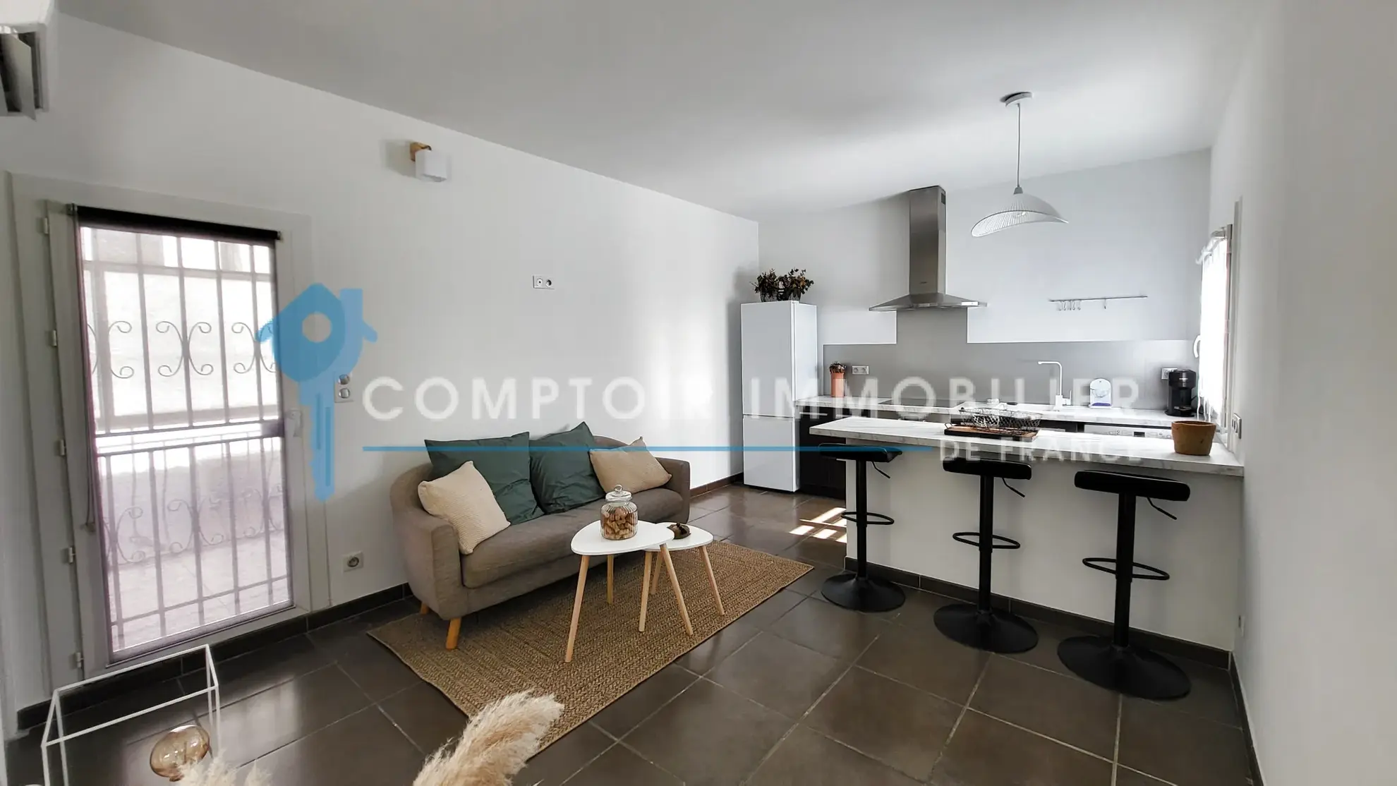 Maison de ville rénovée à Nîmes dans le quartier Jean Jaurès – 3 pièces, terrasse 