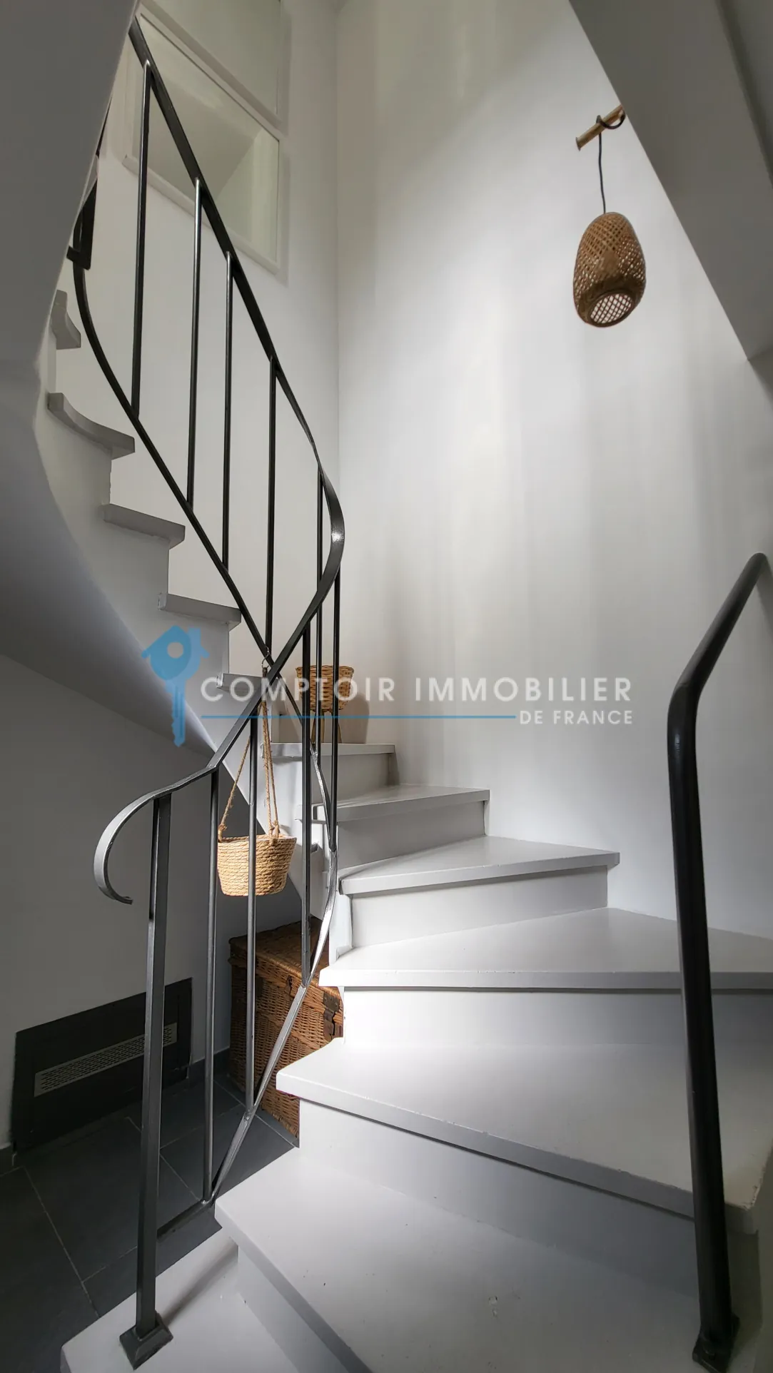 Maison de ville rénovée à Nîmes dans le quartier Jean Jaurès – 3 pièces, terrasse 