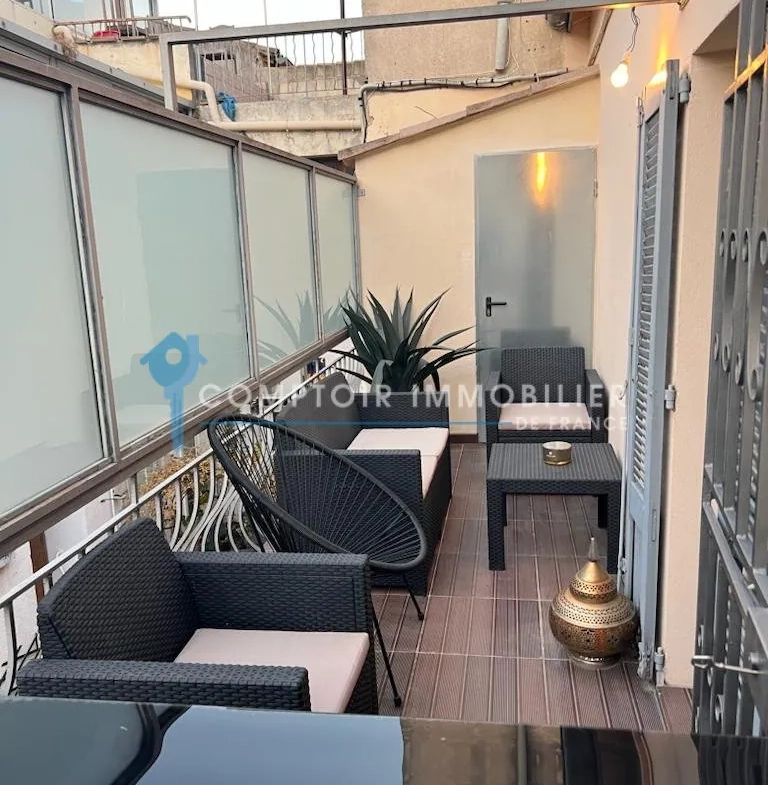 Maison de ville rénovée à Nîmes dans le quartier Jean Jaurès – 3 pièces, terrasse 