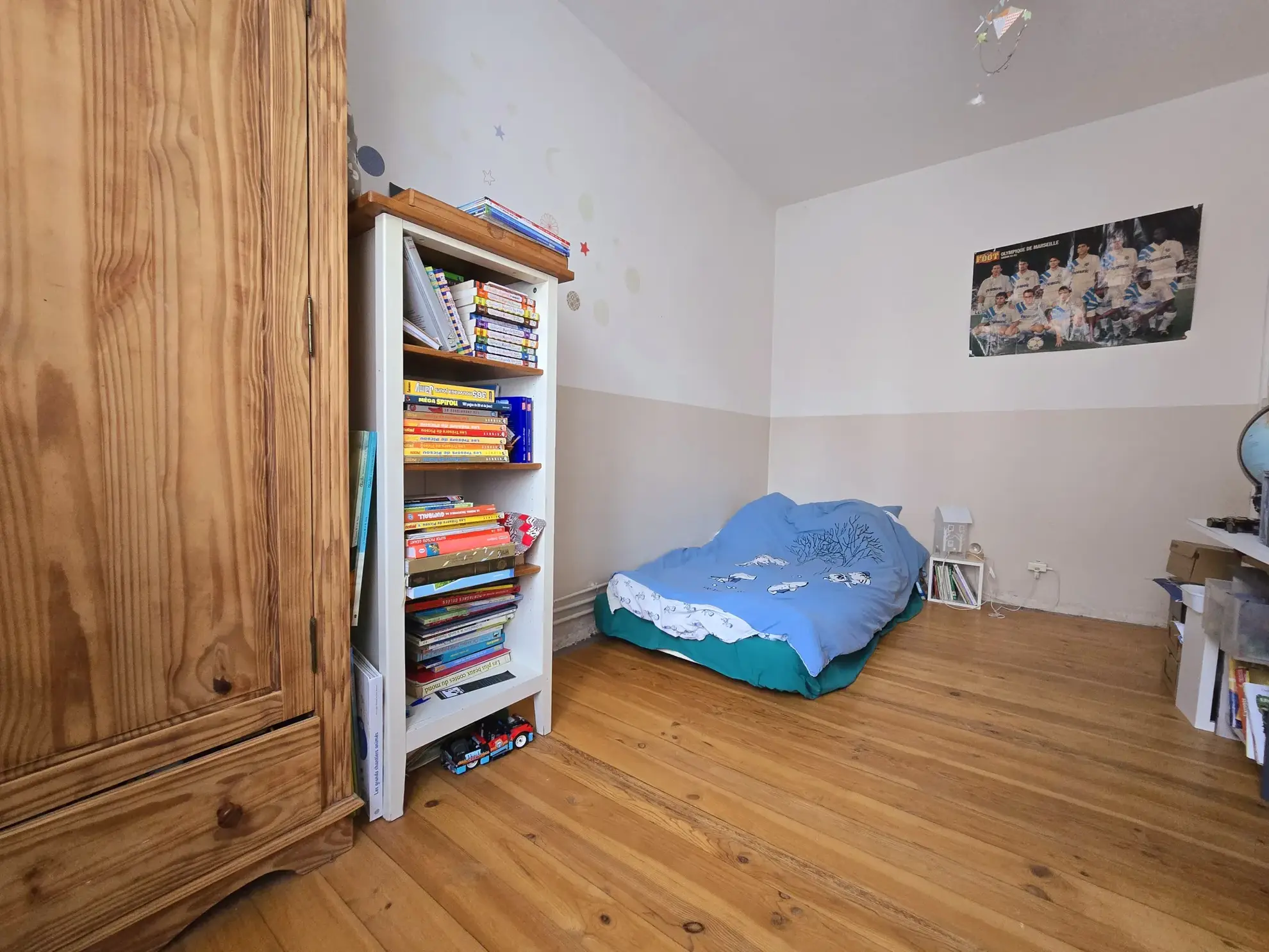 Maison rénovée de 95 m² avec jardin, garages et stationnements à Ronchin 