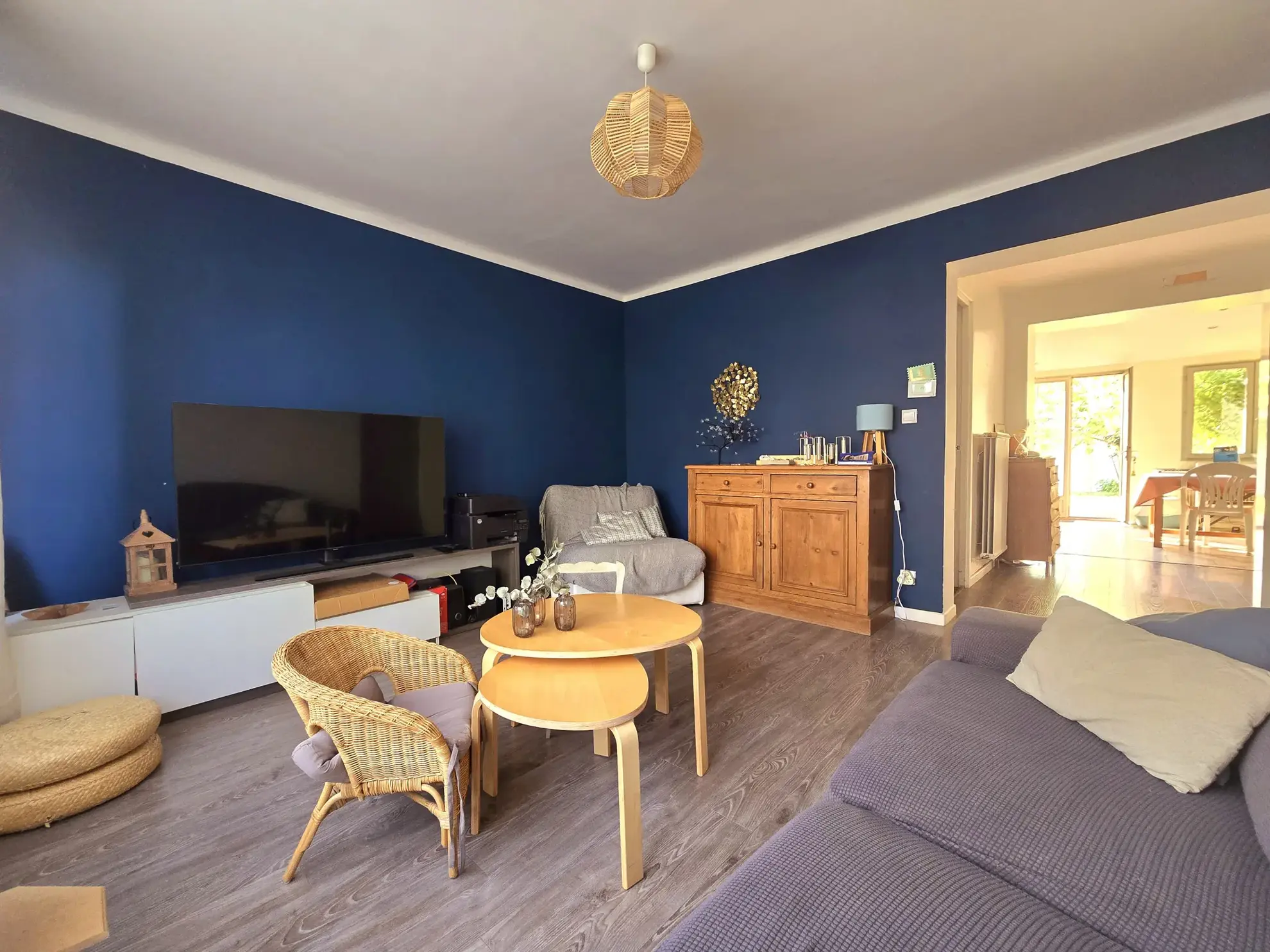 Maison rénovée de 95 m² avec jardin, garages et stationnements à Ronchin 