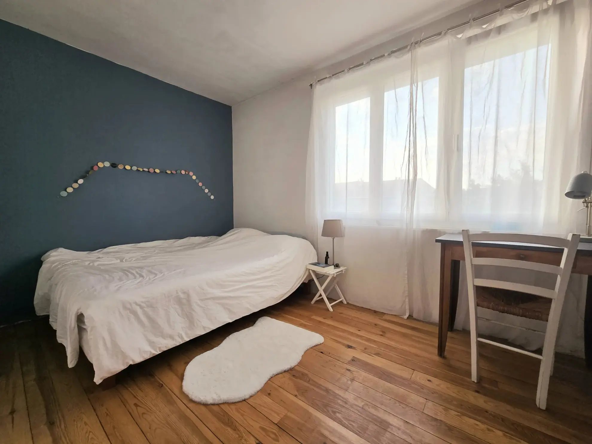 Maison rénovée de 95 m² avec jardin, garages et stationnements à Ronchin 