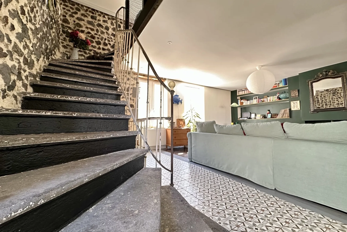 Maison à vendre à Beaumont centre avec terrasse et rénovations récentes 