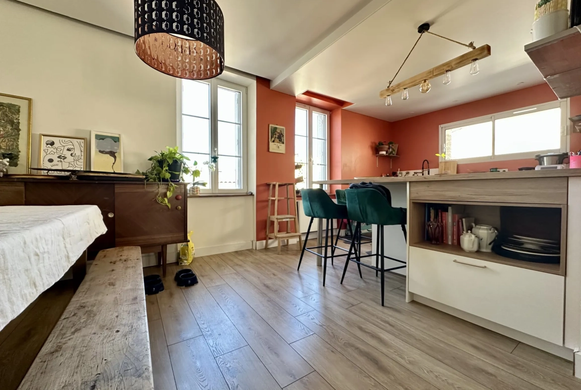 Maison à vendre à Beaumont centre avec terrasse et rénovations récentes 