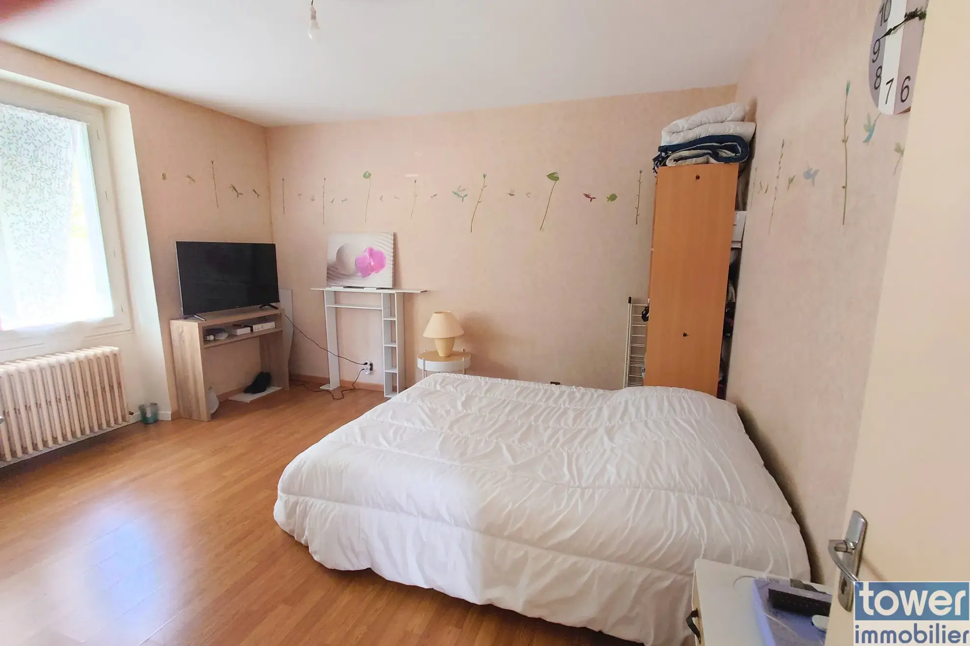 Maison 197 m² à Villefranche-de-Rouergue avec jardins et appartements séparés 