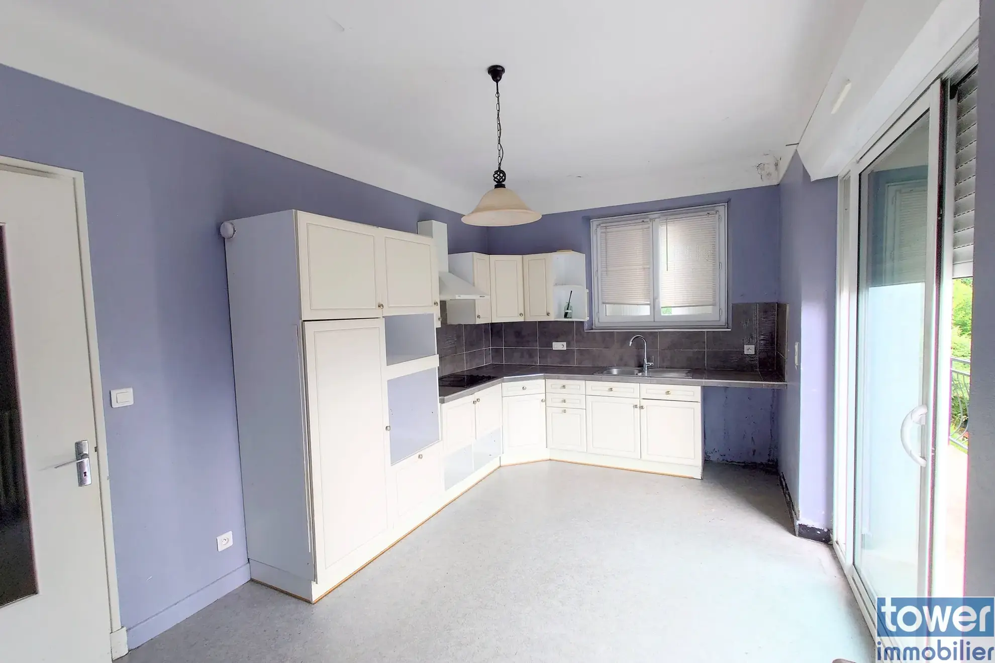 Maison 197 m² à Villefranche-de-Rouergue avec jardins et appartements séparés 