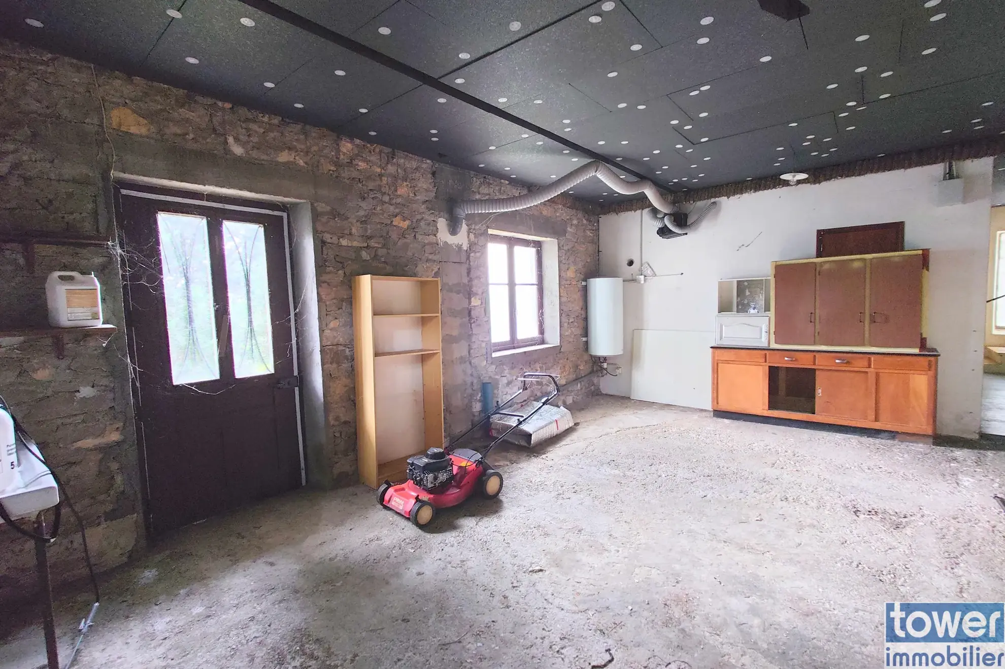 Maison 197 m² à Villefranche-de-Rouergue avec jardins et appartements séparés 