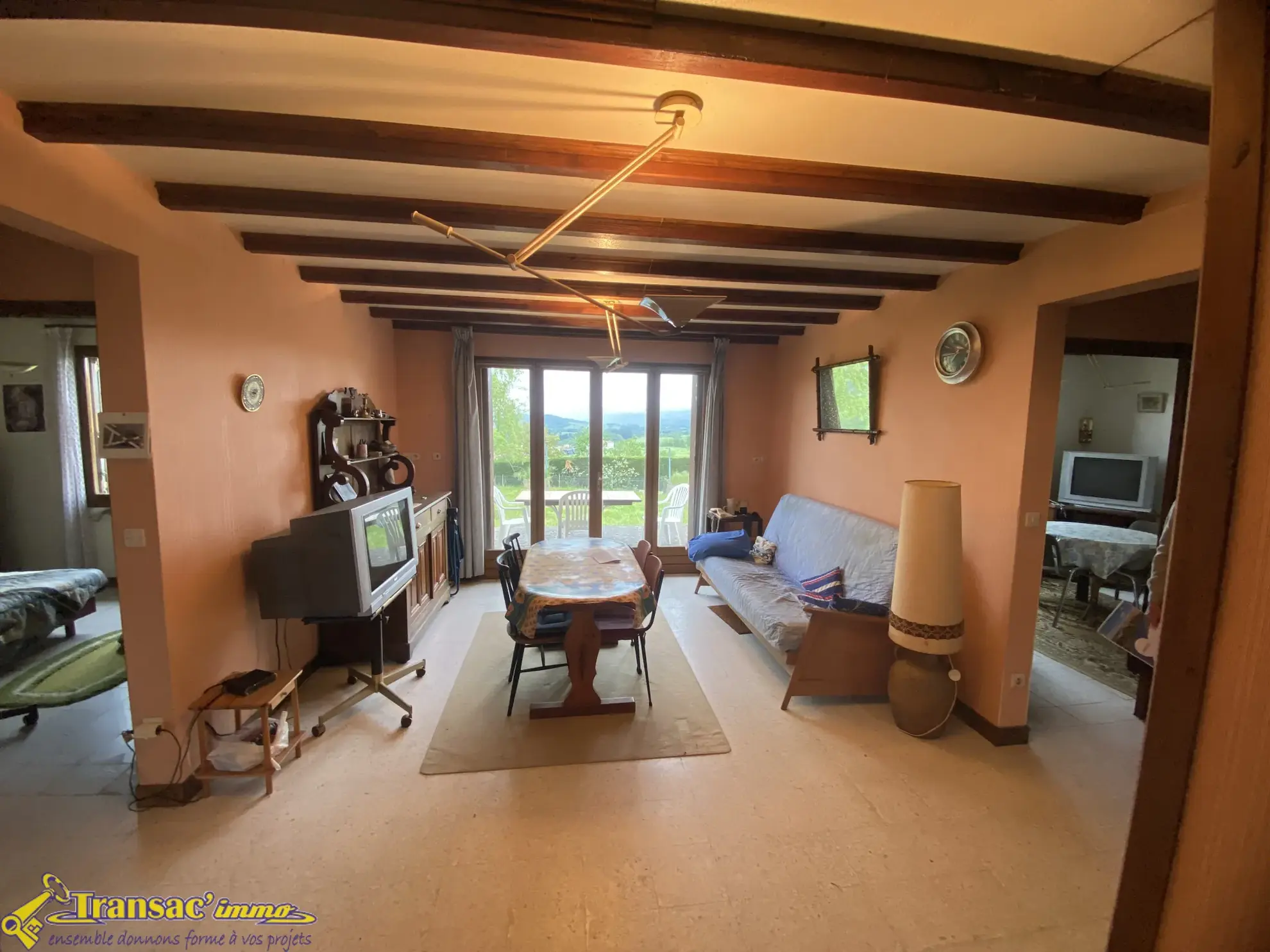 Maison de plain-pied à Saint-Dier-D'Auvergne avec jardin et garage 