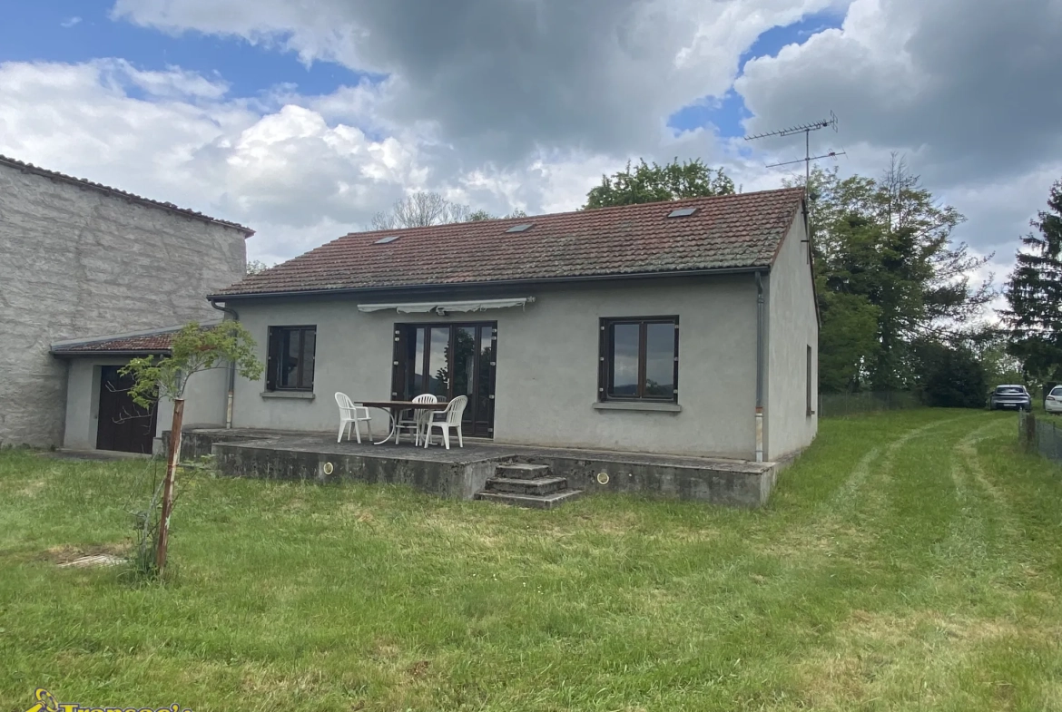 Maison de plain-pied à Saint-Dier-D'Auvergne avec jardin et garage 