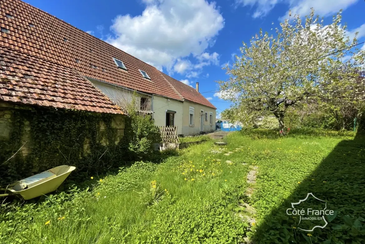 Charmante longère de 113 m² avec jardin et atelier à Courson-les-Carrières 