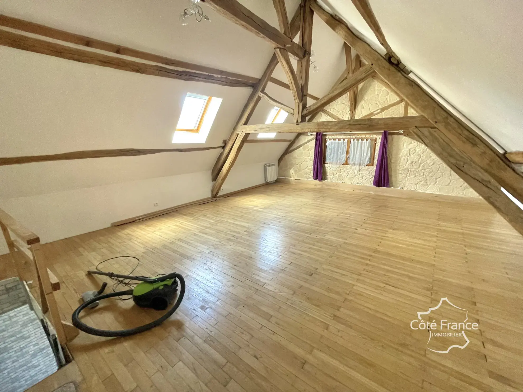 Charmante longère de 113 m² avec jardin et atelier à Courson-les-Carrières 