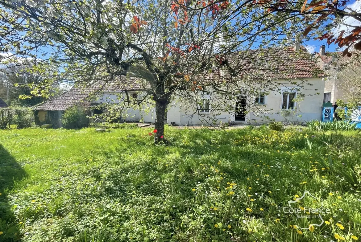 Charmante longère de 113 m² avec jardin et atelier à Courson-les-Carrières 