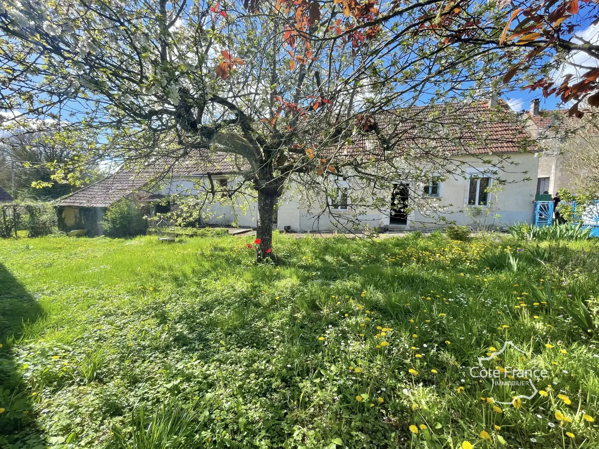 Charmante longère de 113 m² avec jardin et atelier à Courson-les-Carrières 