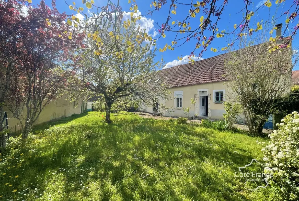 Charmante longère de 113 m² avec jardin et atelier à Courson-les-Carrières 