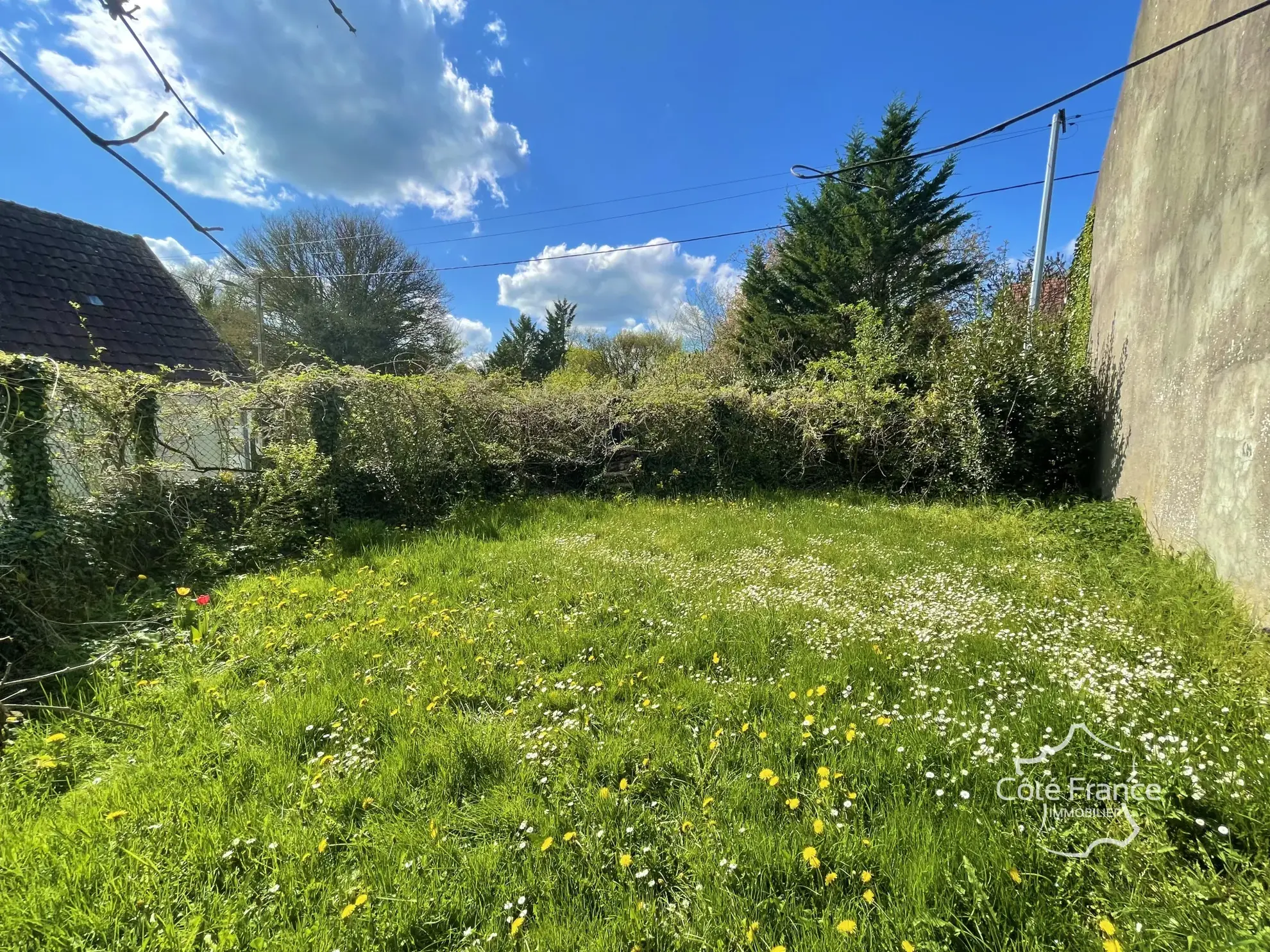 Charmante longère de 113 m² avec jardin et atelier à Courson-les-Carrières 