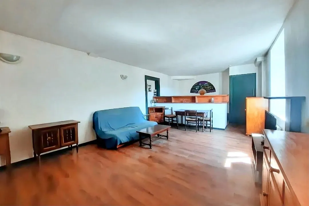 Studio avec forte rentabilité à Saint-Étienne, proximité du centre-ville et des transports 