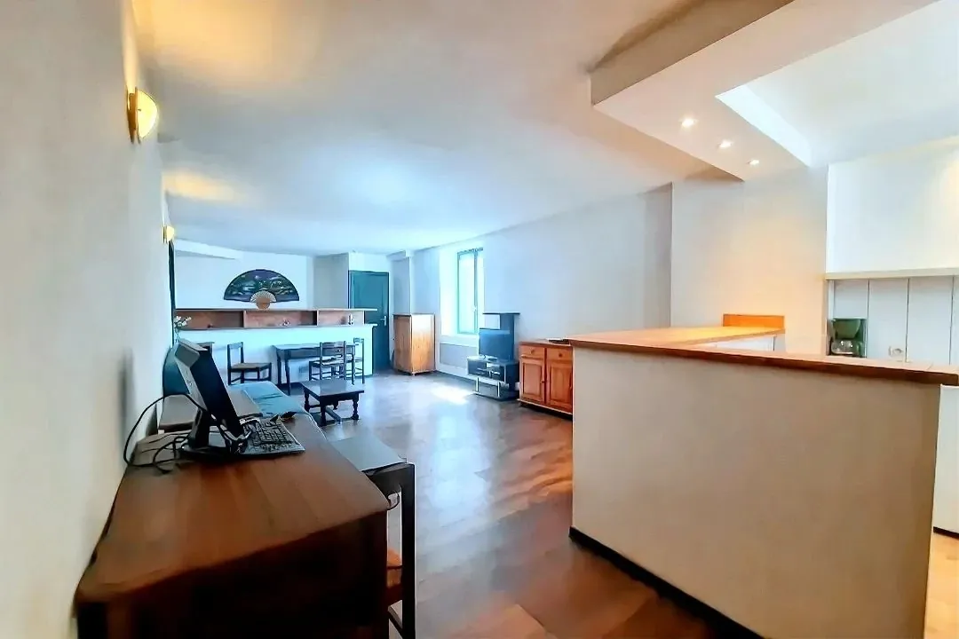 Studio avec forte rentabilité à Saint-Étienne, proximité du centre-ville et des transports 
