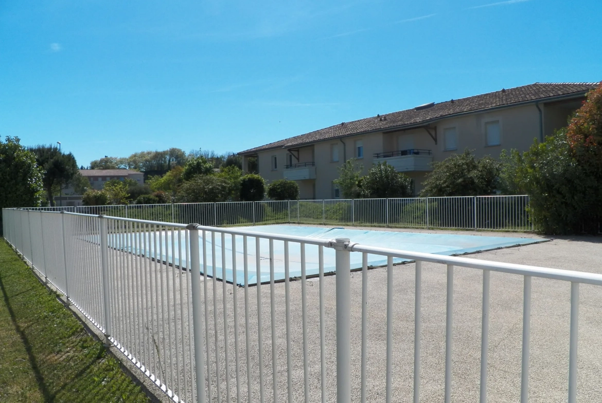 Appartement T3 en rez-de-chaussée avec balcon et parking à Carcassonne 