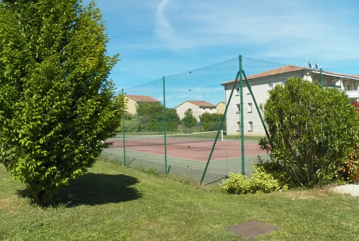 Appartement T3 en rez-de-chaussée avec balcon et parking à Carcassonne 