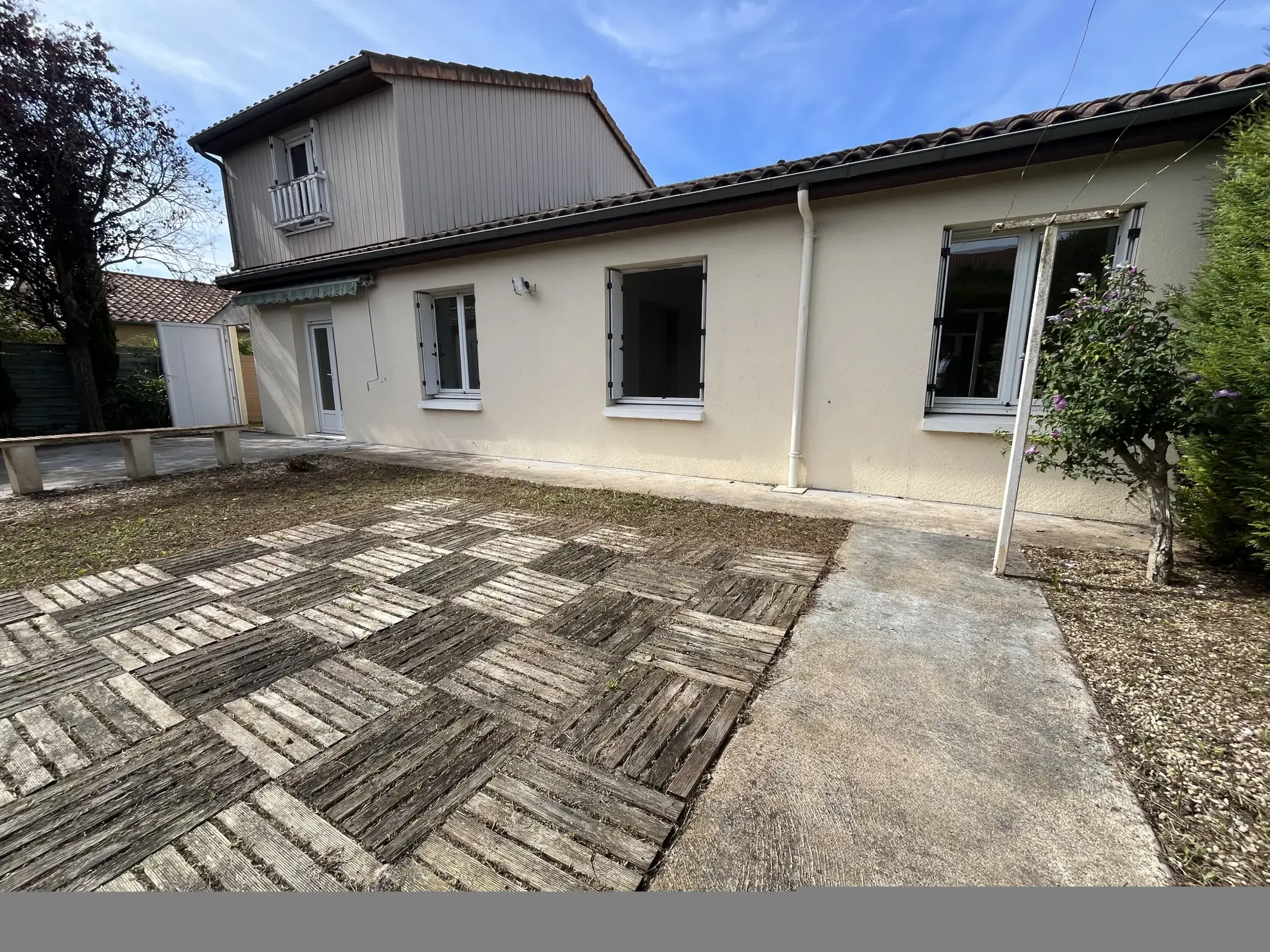 Maison 6 de 125 m² à Thouars avec jardin clos proche commerces et écoles 