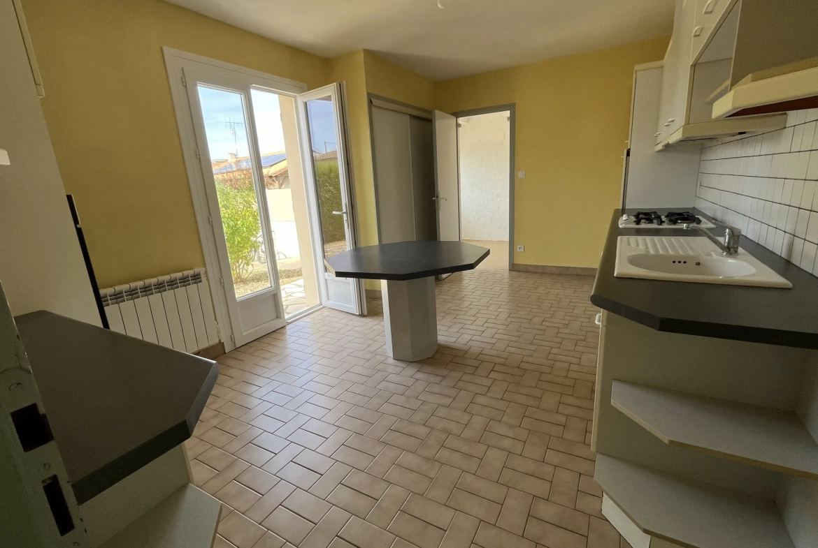 Maison 6 de 125 m² à Thouars avec jardin clos proche commerces et écoles 