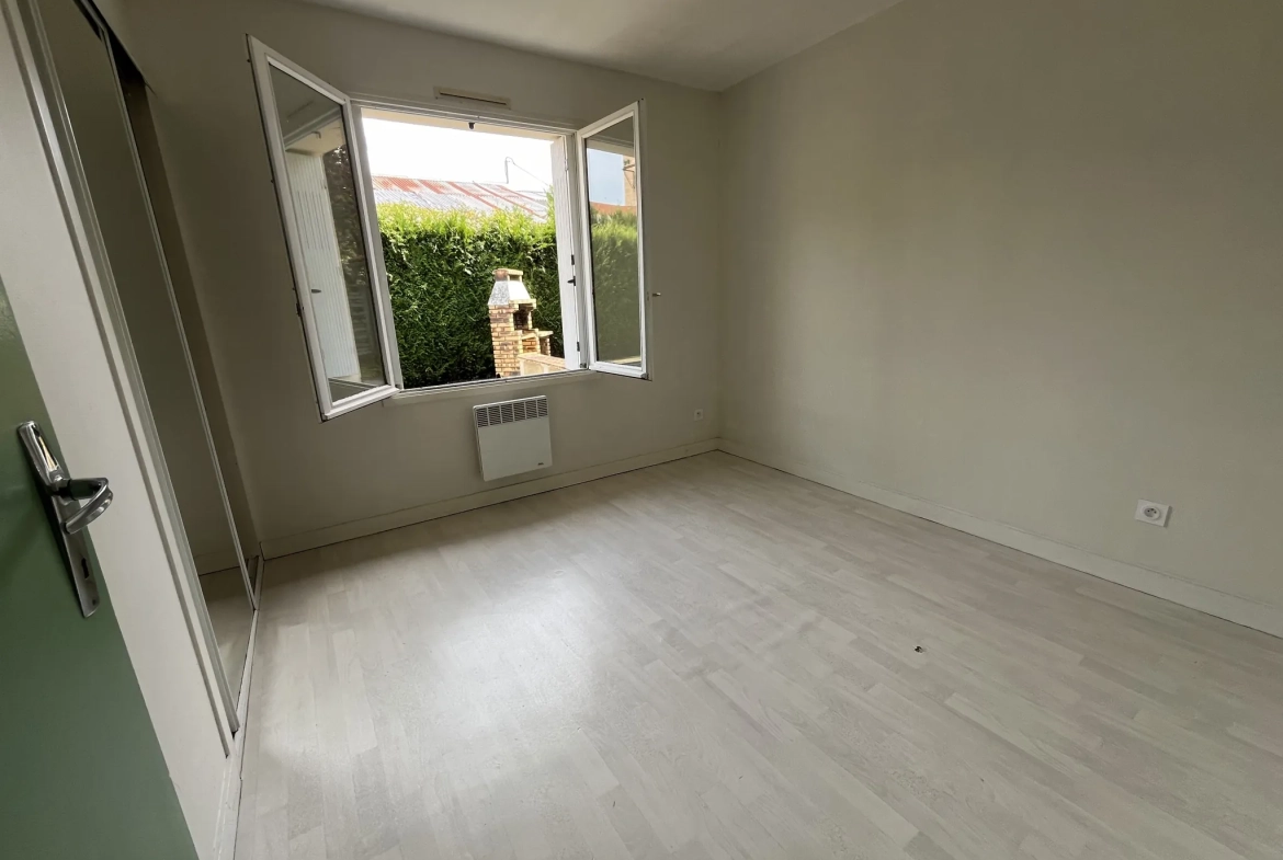 Maison 6 de 125 m² à Thouars avec jardin clos proche commerces et écoles 