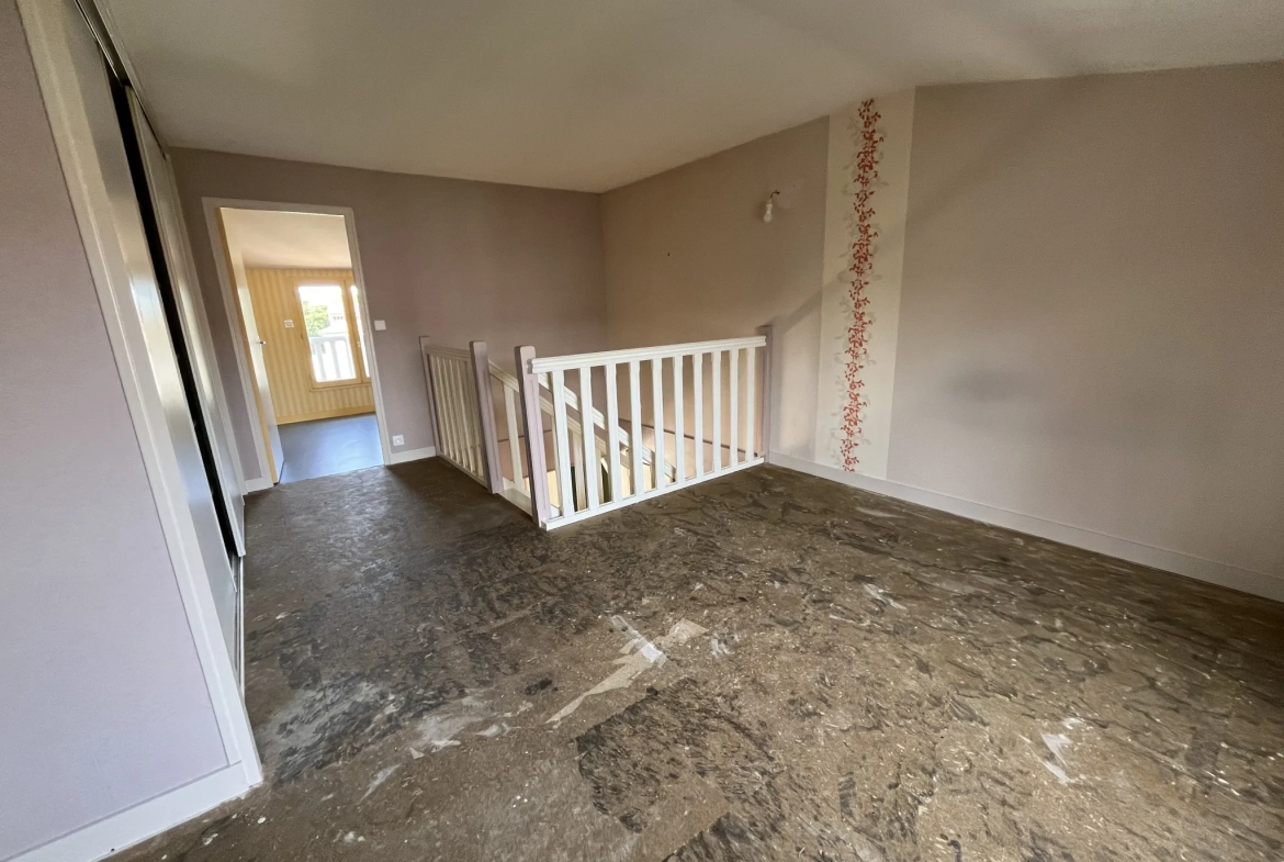 Maison 6 de 125 m² à Thouars avec jardin clos proche commerces et écoles 