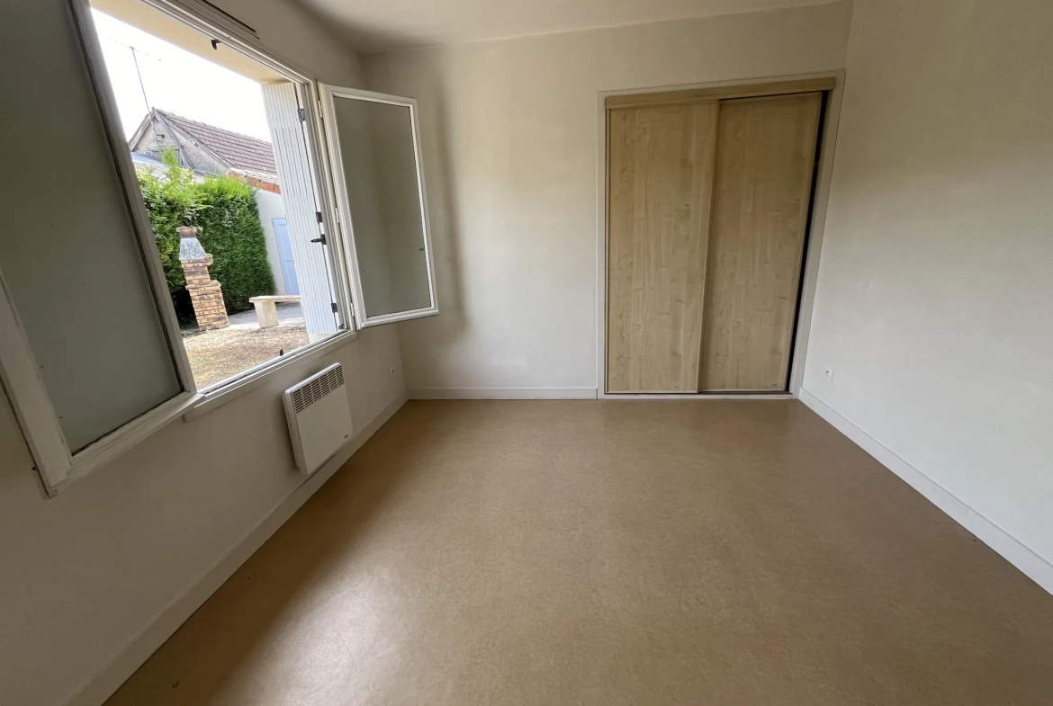 Maison 6 de 125 m² à Thouars avec jardin clos proche commerces et écoles 