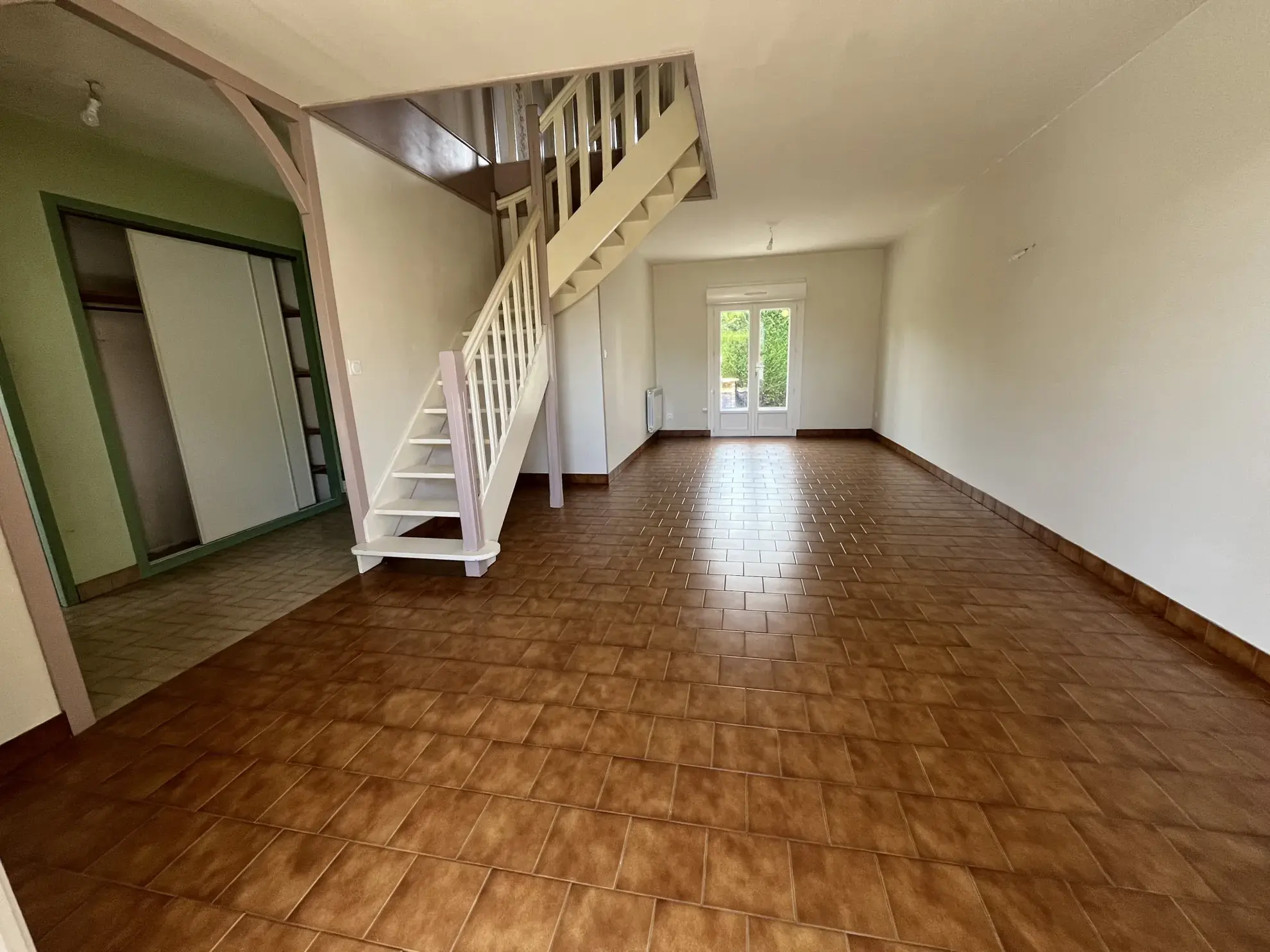 Maison 6 de 125 m² à Thouars avec jardin clos proche commerces et écoles 