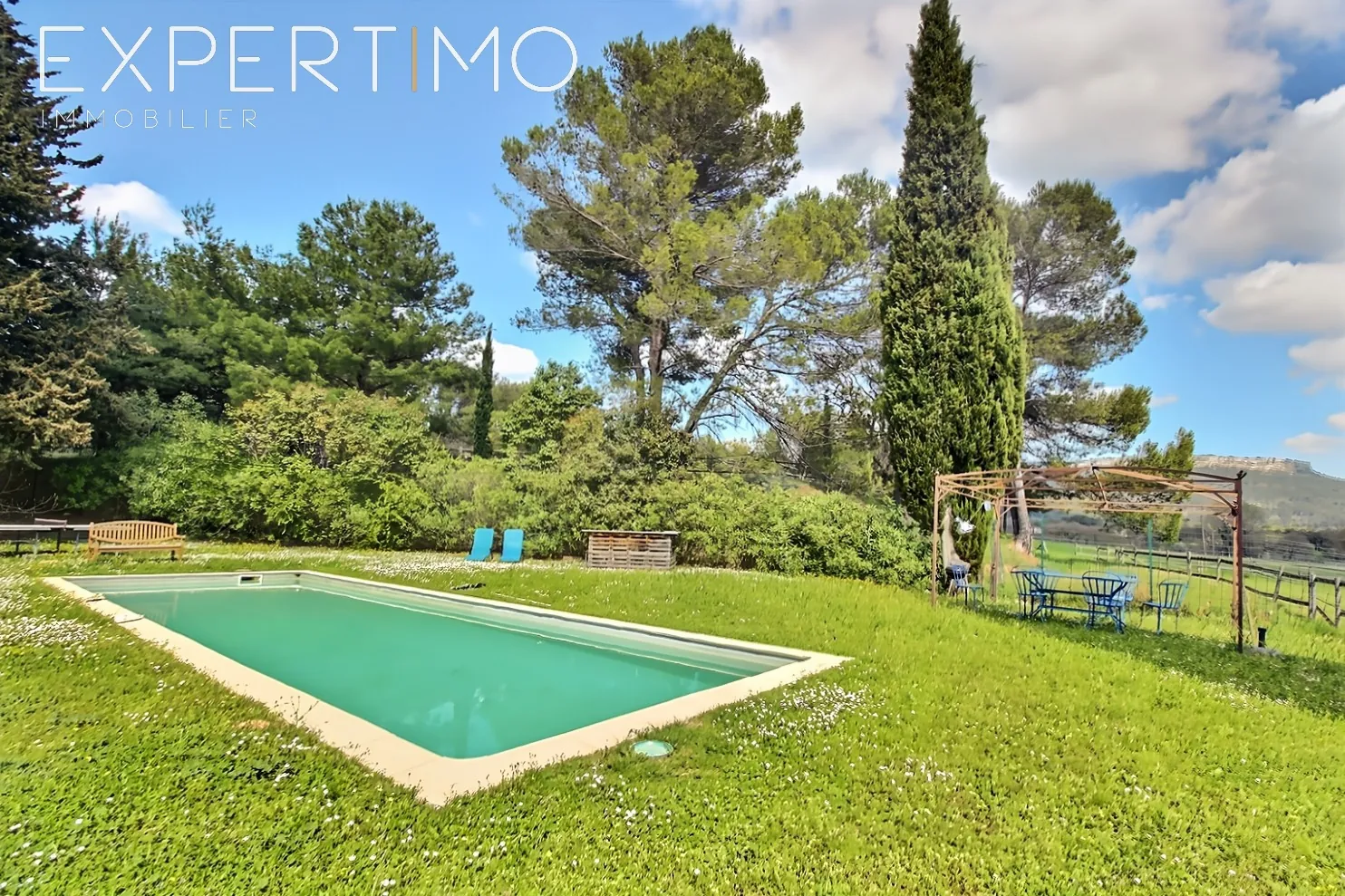 Appartement de charme au Tholonet près d'Aix-en-Provence avec vue imprenable 