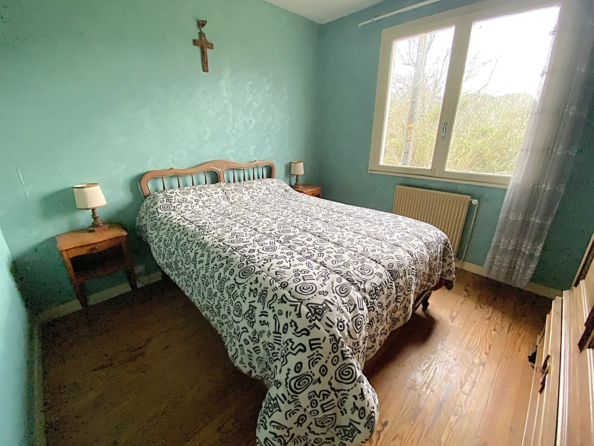 Maison à rafraîchir de 189 m² à Toulenne avec garage et balcon 