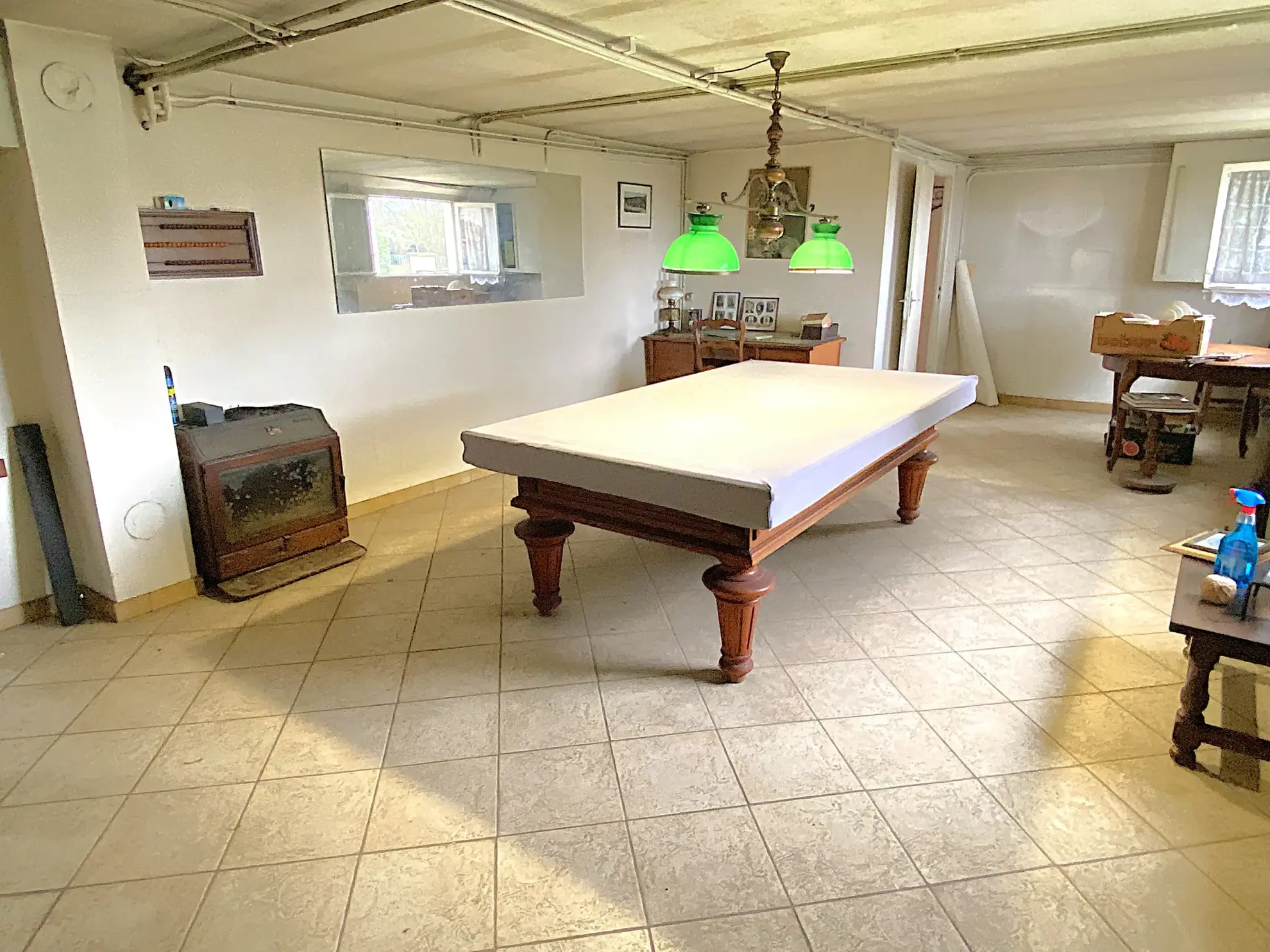 Maison à rafraîchir de 189 m² à Toulenne avec garage et balcon 