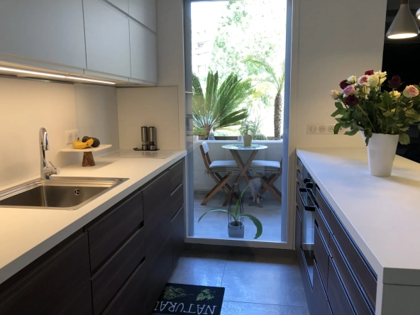Appartement T3 avec terrasse et vue mer à Cannes, proche plage