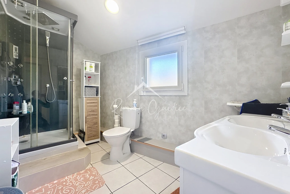 Maison familiale T5 de 102 m² à Millau, proche centre-ville 