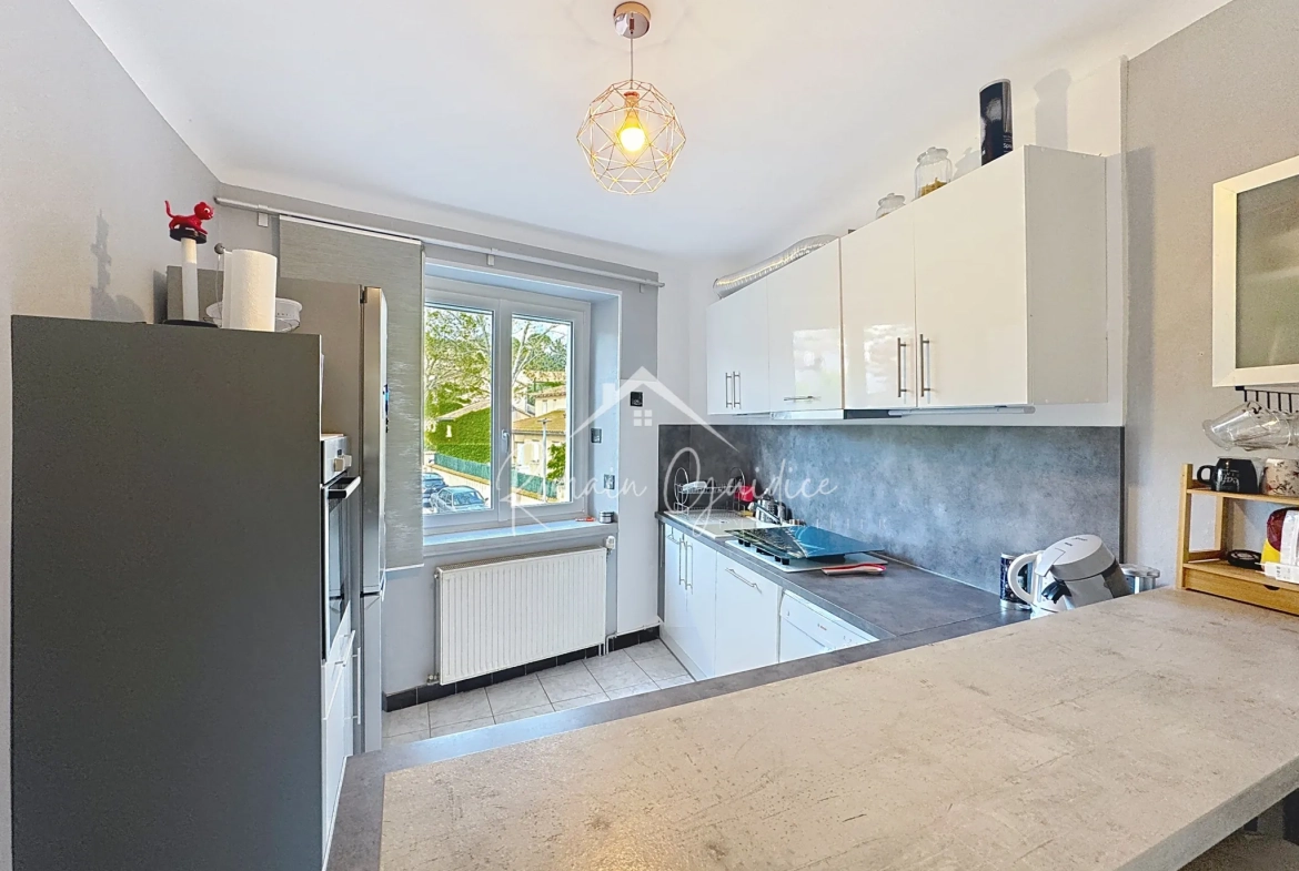 Maison familiale T5 de 102 m² à Millau, proche centre-ville 