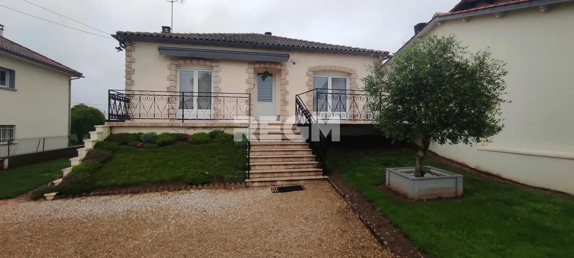 Maison 120 m² avec 4 chambres, terrasse et parking à Chasseneuil-sur-Bonnieure 