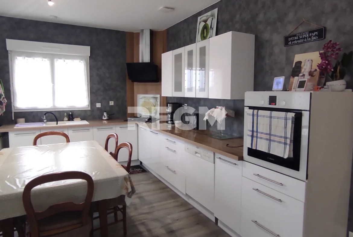 Maison 120 m² avec 4 chambres, terrasse et parking à Chasseneuil-sur-Bonnieure 