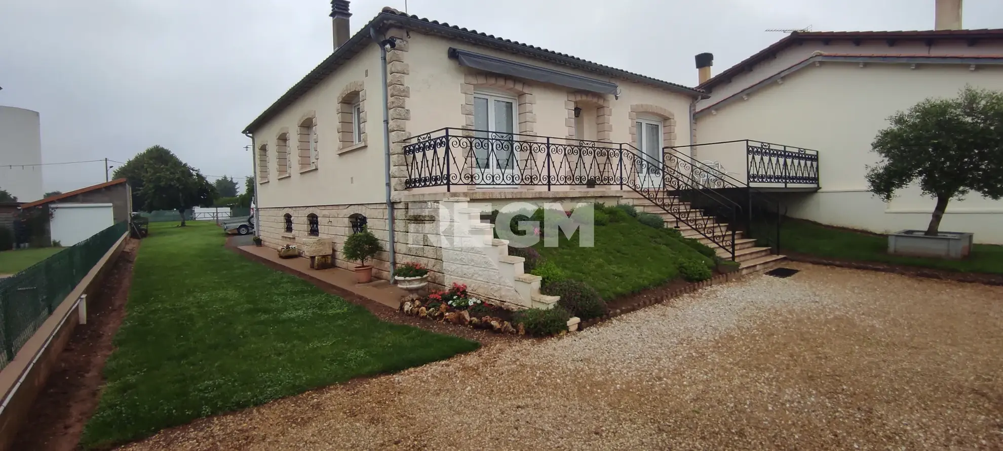 Maison 120 m² avec 4 chambres, terrasse et parking à Chasseneuil-sur-Bonnieure 
