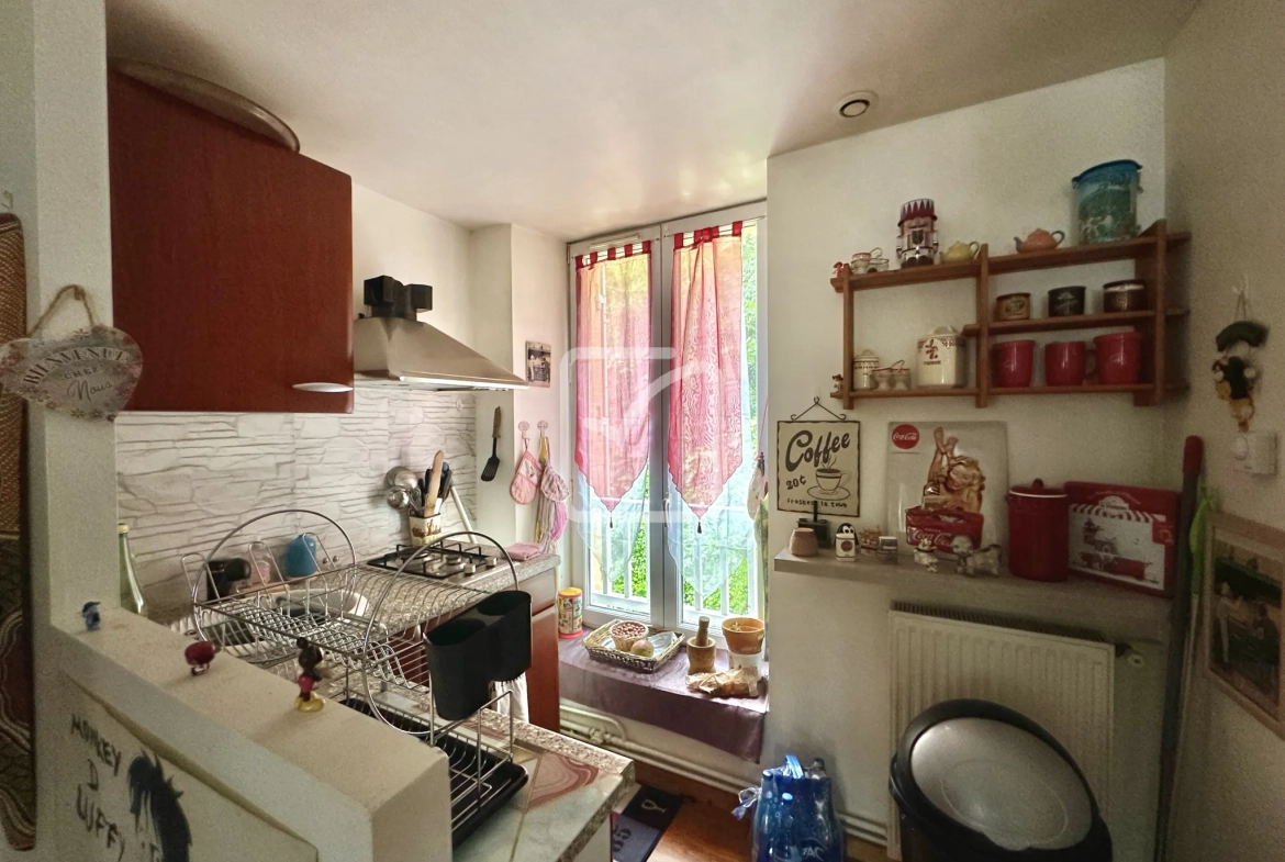 Immeuble de rapport à vendre à Sarlat, 3 appartements et local commercial loués, 273 m² 