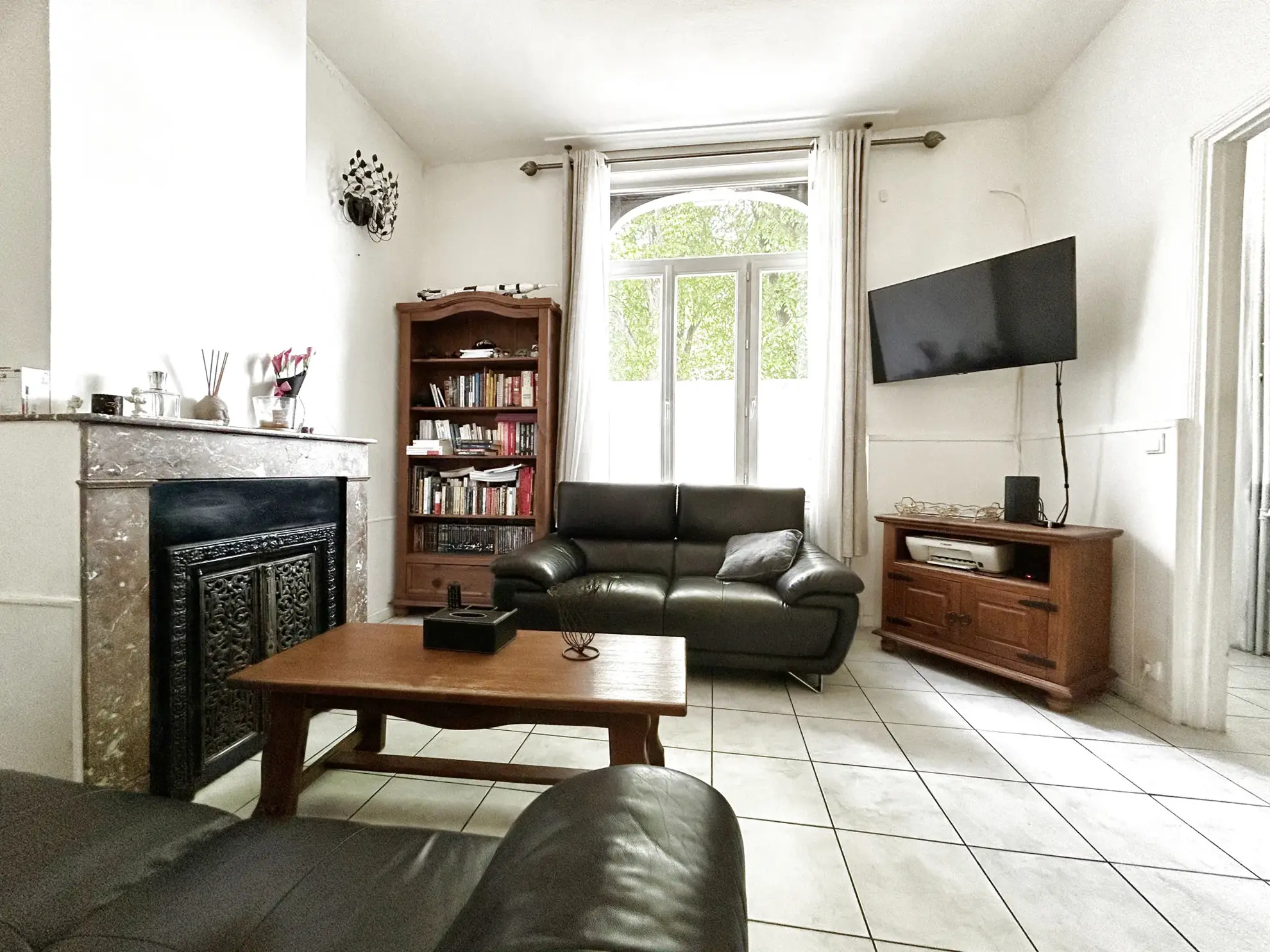Maison familiale à vendre à Hénin Beaumont avec jardin et double garage 