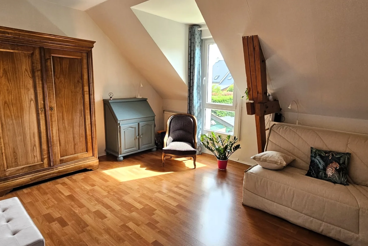 Maison de 125 m² à Pont-Péan avec jardin, garage et 4 chambres 