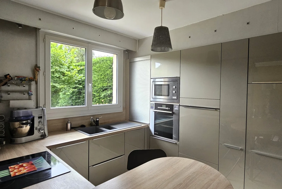 Maison de 125 m² à Pont-Péan avec jardin, garage et 4 chambres 