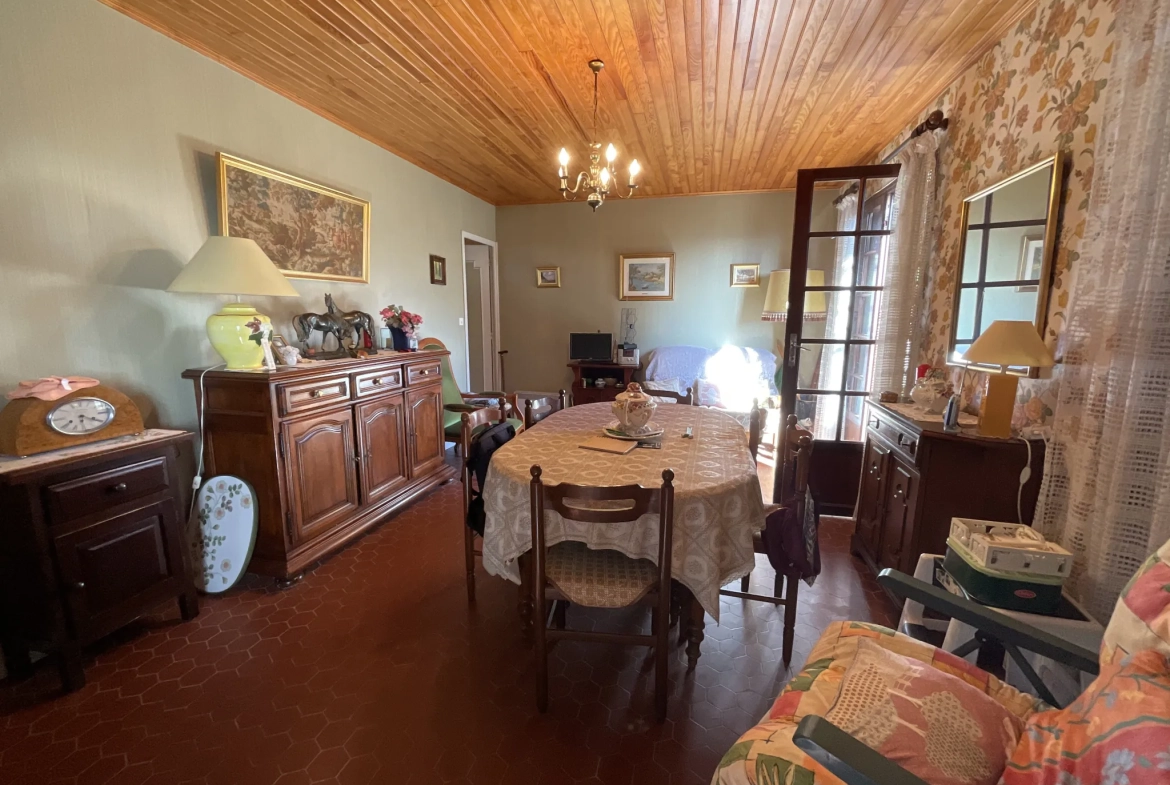 Maison 3 pièces à vendre à Porte-Des-Bonnevaux avec jardin et vue sur les montagnes 